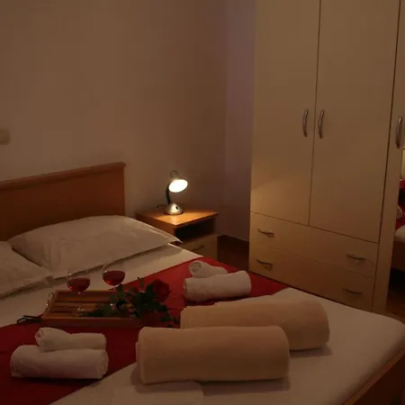 アパート - 40m From The トロギール