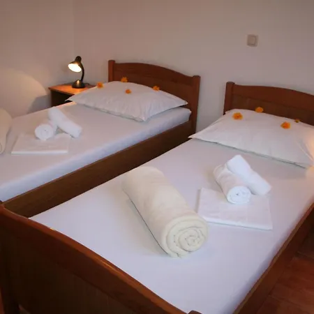 アパート - 40m From The トロギール