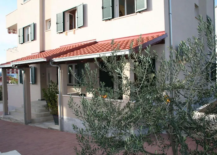 Apartments Central * トロギール